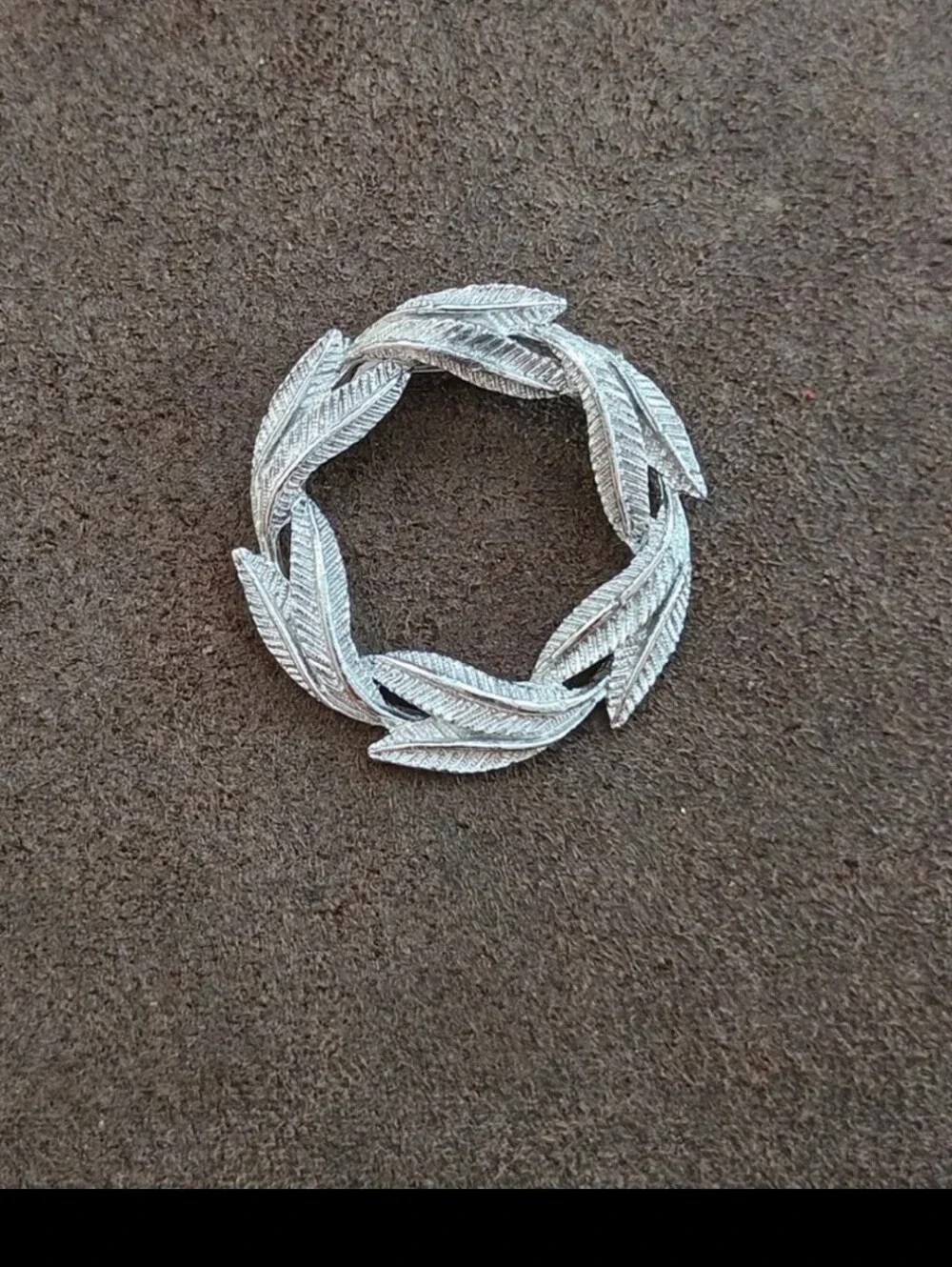 1960s Signed Gerry's Silver Tone Circle Leaf Textured Pin Brooch